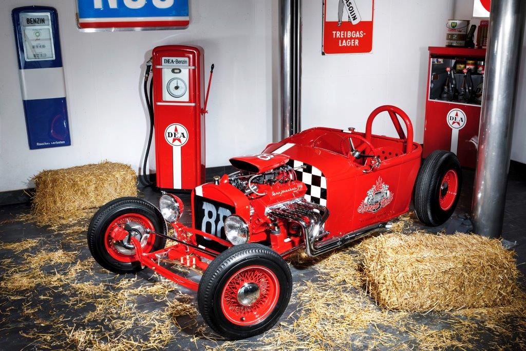 Das Fahrzeug war ursprünglich in der Prohibitionszeit in den USA als „Moonshine Runner“ zum Whiskeyschmuggel eingesetzt worden. SH_PR_07_2015_SpeedRod_04